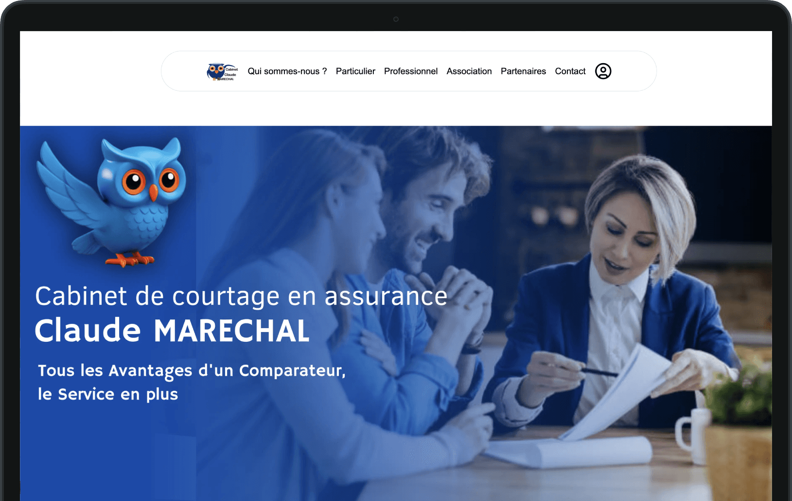 Aperçu du site du cabinet de courtage Claude Maréchal, avec sa page d’accueil bleue et son logo hibou.